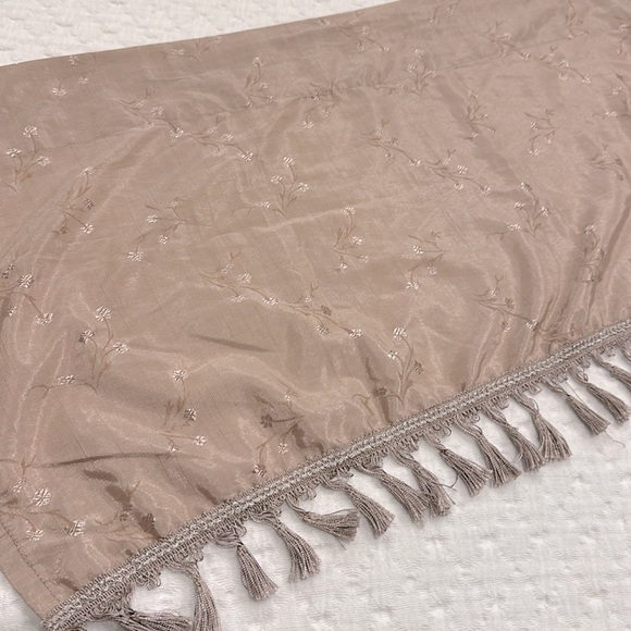 Beacon Looms Valance Neutral Taupe Floral Pattern Window Topper w Tassles - Picture 4 of 11